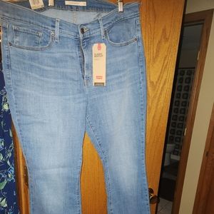 NWT Women's Bootcut Levi's Jeans